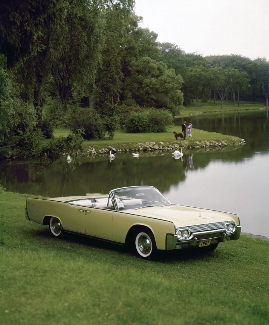  Lincoln Continental Convertible (74A) 1961 года  (фото 20 из 30)